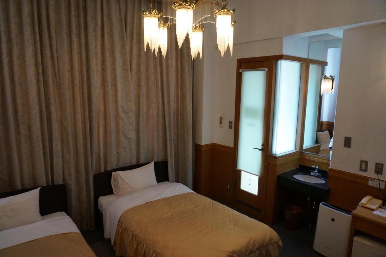 Business Hotel Crescent Токио Экстерьер фото
