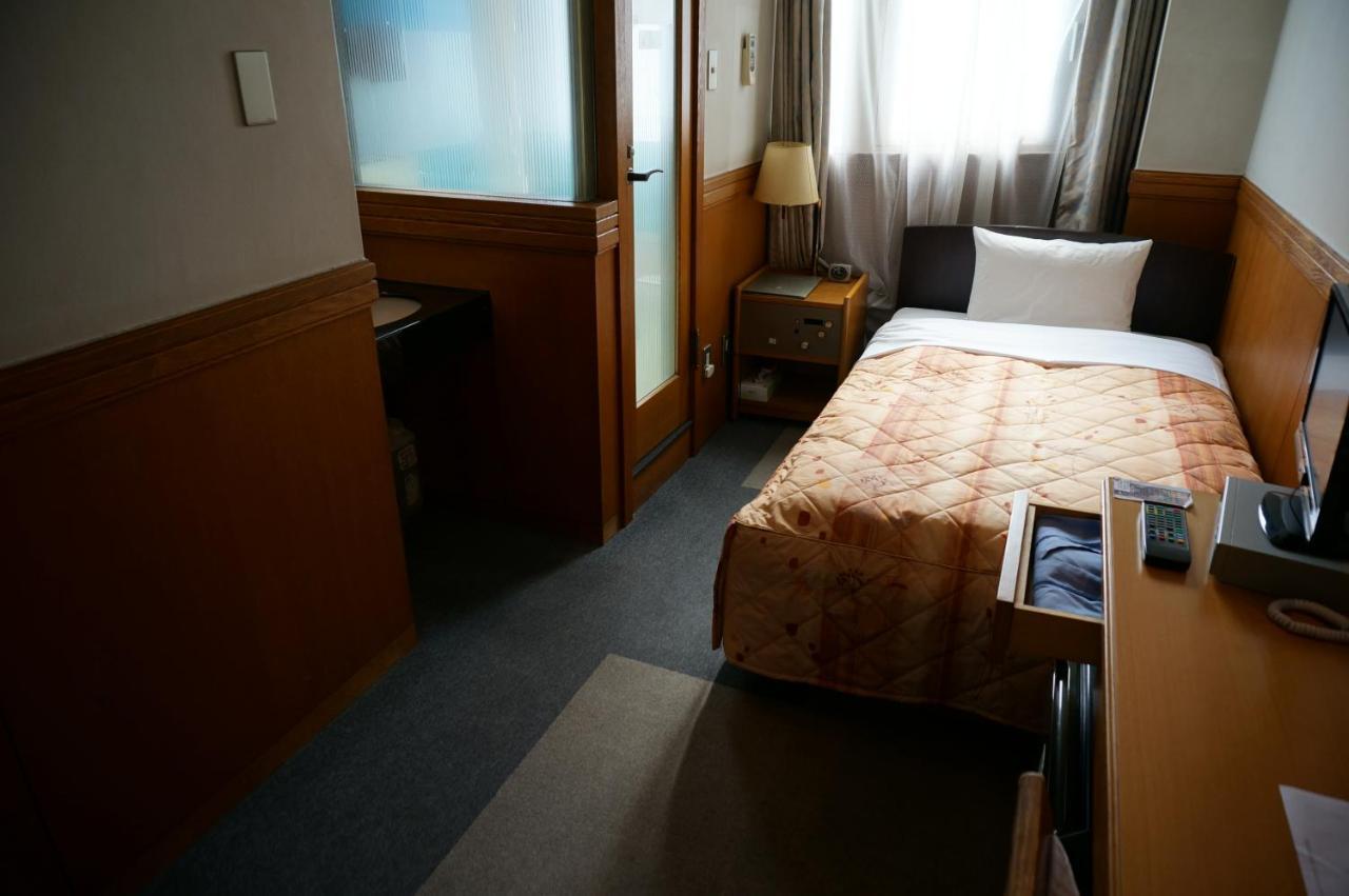 Business Hotel Crescent Токио Экстерьер фото